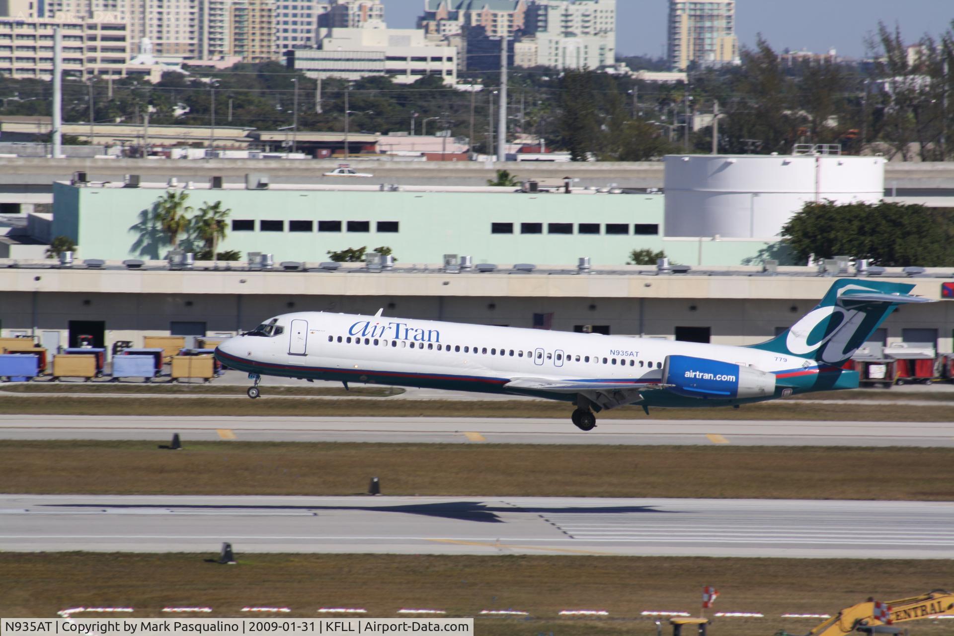 N935AT, 2000 Boeing 717-200 C/N 55069, Boeing 717-200