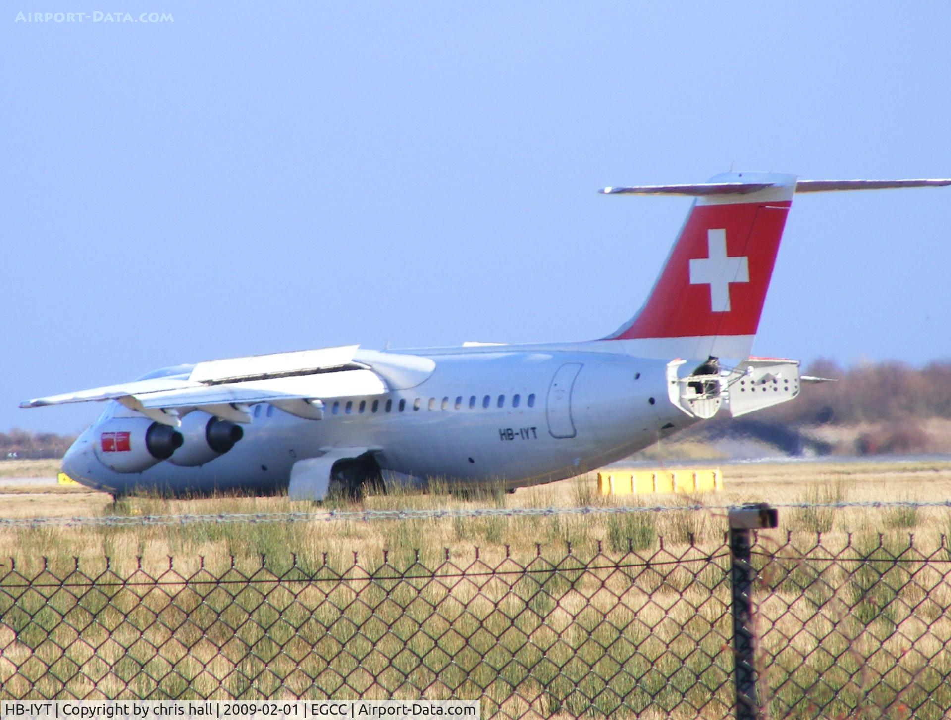 HB-IYT, 2000 British Aerospace Avro 146-RJ100 C/N E3380, Swiss Air