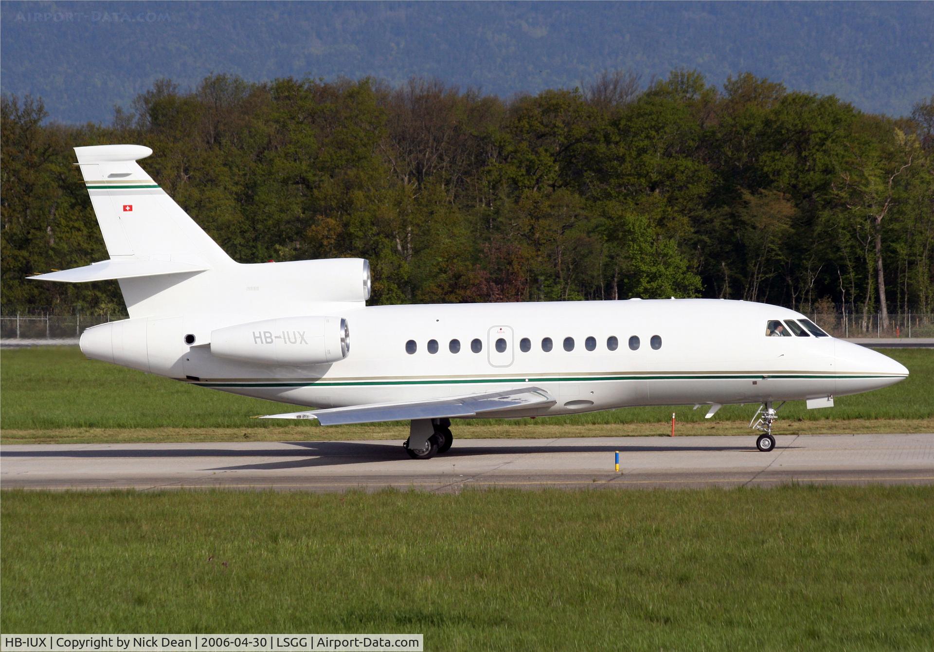 HB-IUX, 1999 Dassault Falcon 900EX C/N 54, LSGG