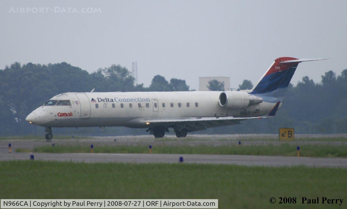 N966CA, 1996 Canadair CRJ-100ER (CL-600-2B19) C/N 7132, Taxiing to the terminal area
