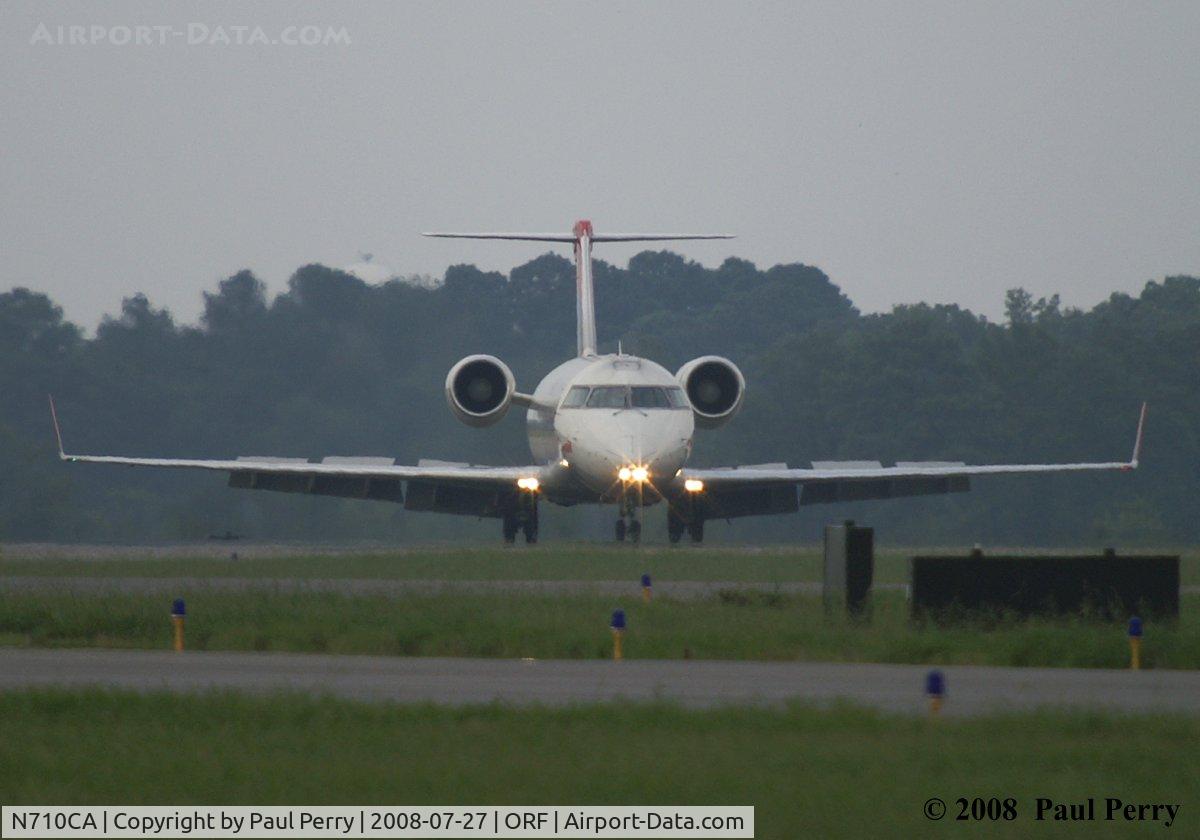N710CA, 1998 Bombardier CRJ-100ER (CL-600-2B19) C/N 7241, Turning off the active runway
