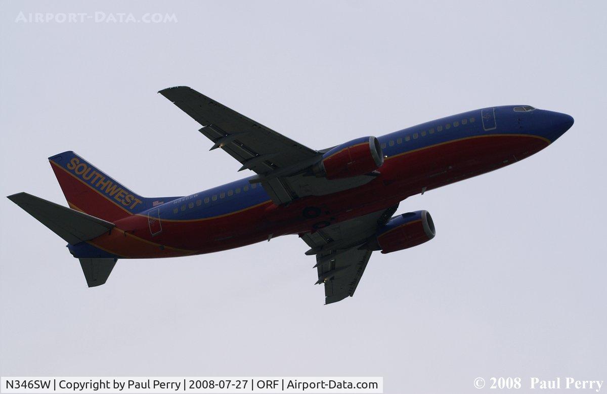 N346SW, 1989 Boeing 737-3H4 C/N 24153, Zooming on by