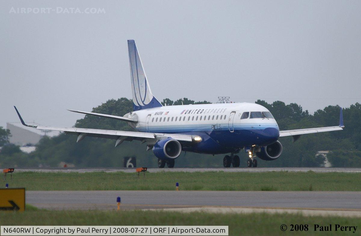 N640RW, 2004 Embraer 170SE (ERJ-170-100SE) C/N 17000058, Fresh arrival