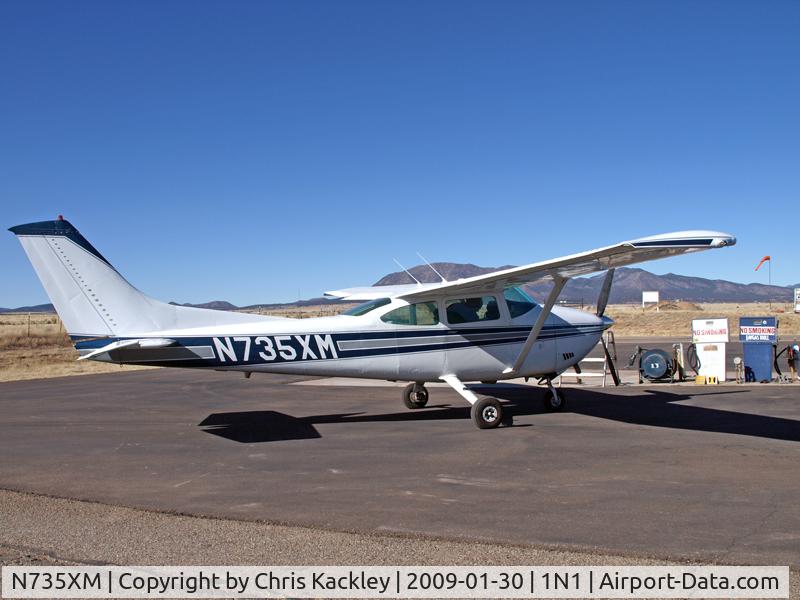 N735XM, 1977 Cessna 182Q Skylane C/N 18265767, Waiting for fuel