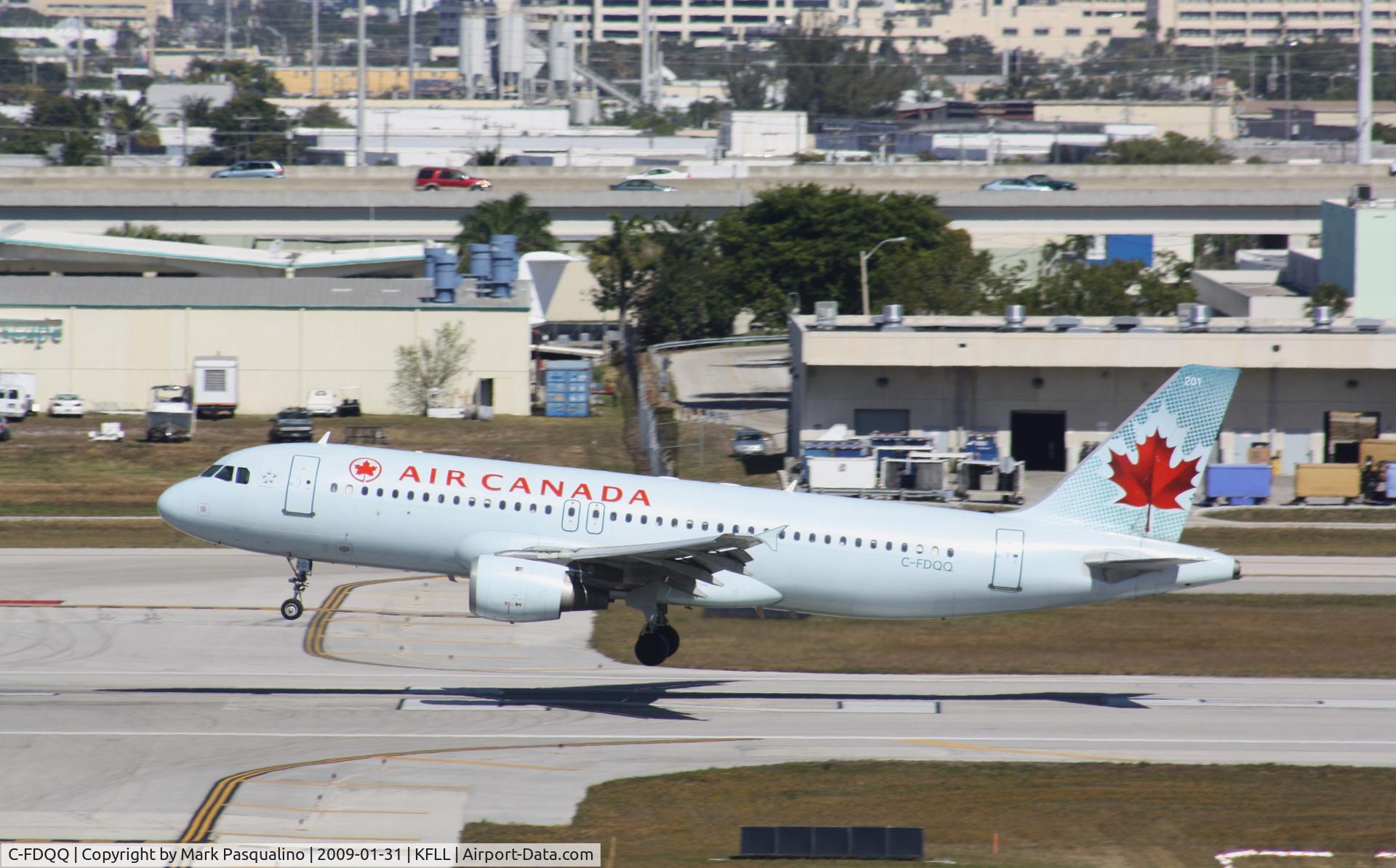 C-FDQQ, 1990 Airbus A320-211 C/N 059, Airbus A320
