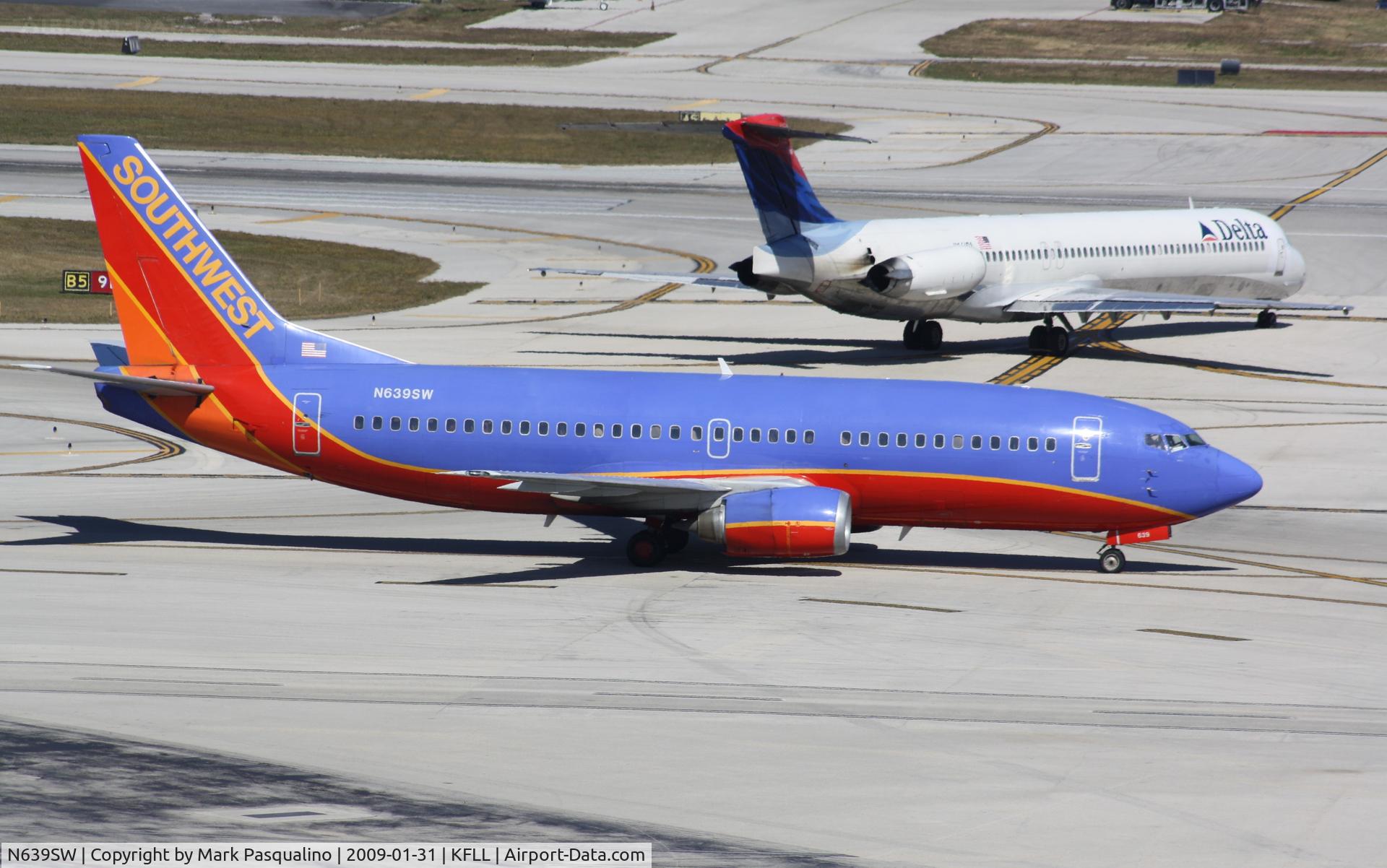 N639SW, 1996 Boeing 737-3H4 C/N 27712, Boeing 737-300