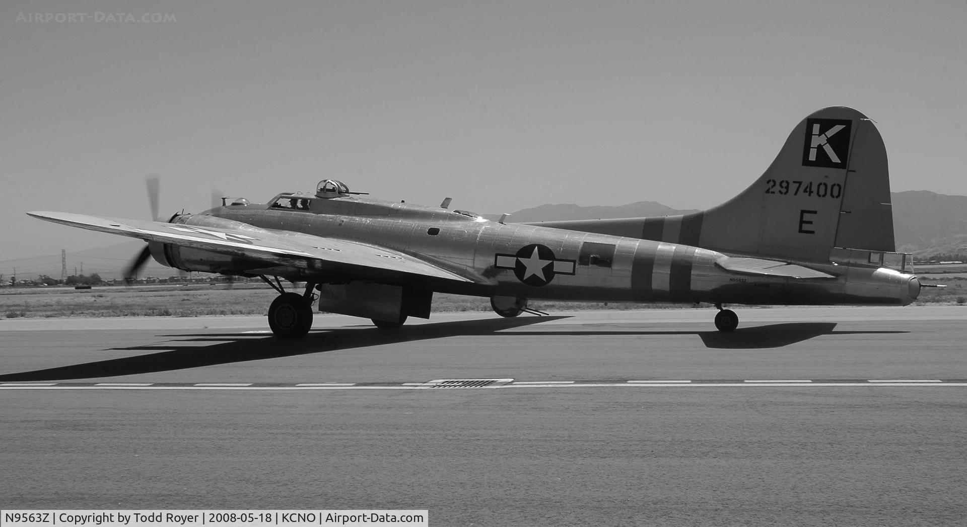 N9563Z, 1944 Boeing B-17G Flying Fortress C/N 32204, Camarillo Airshow 2008