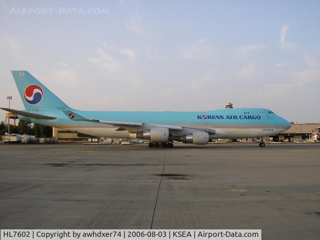 HL7602, 2005 Boeing 747-4B5F/SCD C/N 34301, KE Cargo ready to taxi to 16L