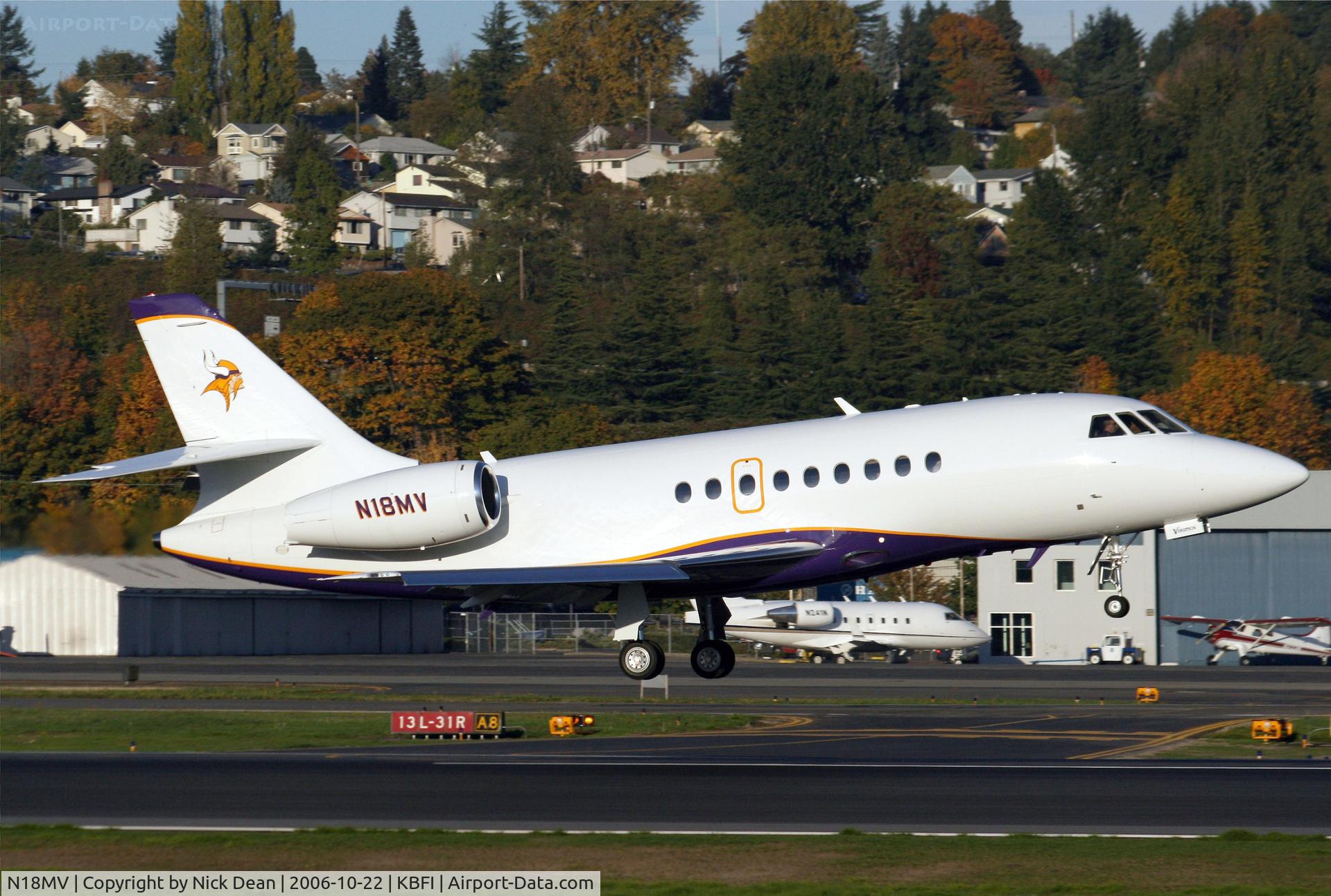 N18MV, 1996 Dassault Falcon 2000 C/N 24, Minnesota Vikings formerly Steelcase N376SC