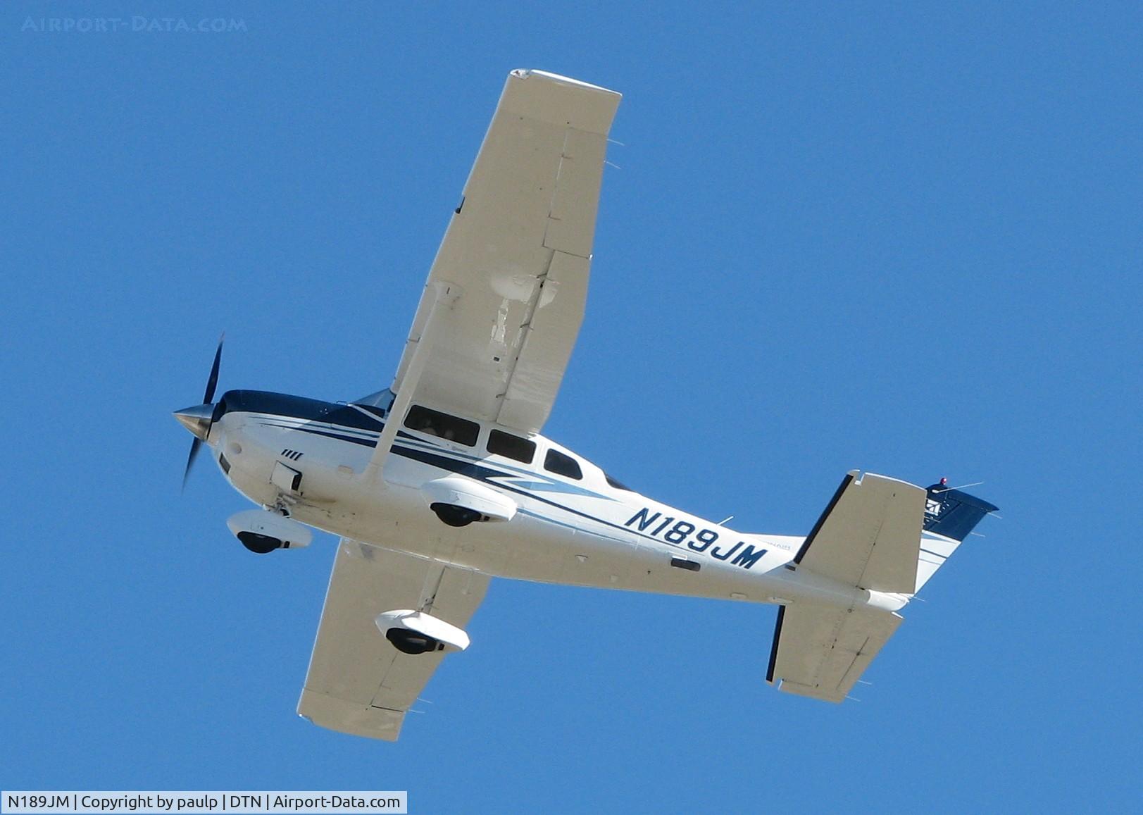 N189JM, 2007 Cessna T206H Turbo Stationair C/N T20608782, Taking off from the Downtown Shreveport airport.