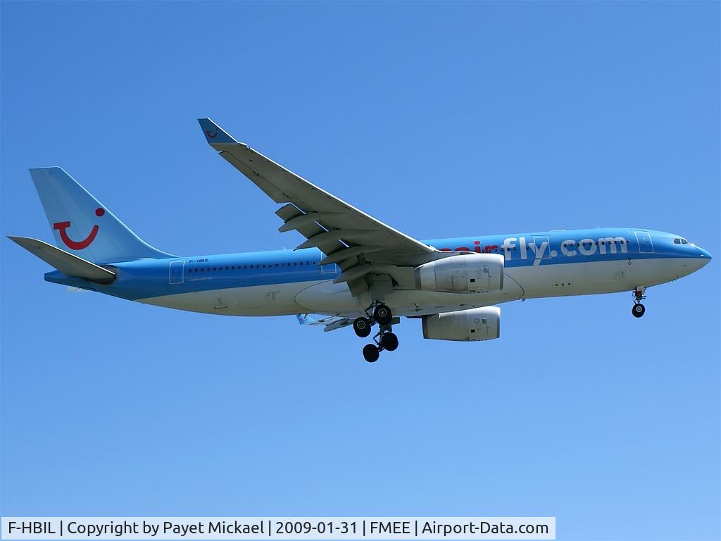 F-HBIL, 2000 Airbus A330-243 C/N 320, Final rwy 14