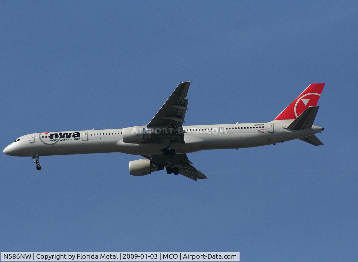 N586NW, 2002 Boeing 757-351 C/N 32987, Northwest 757-300
