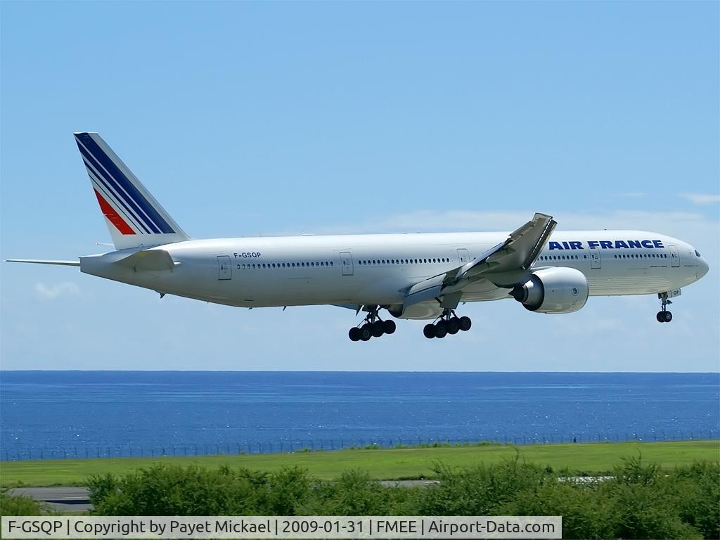 F-GSQP, 2006 Boeing 777-328/ER C/N 35676, Final rwy 14