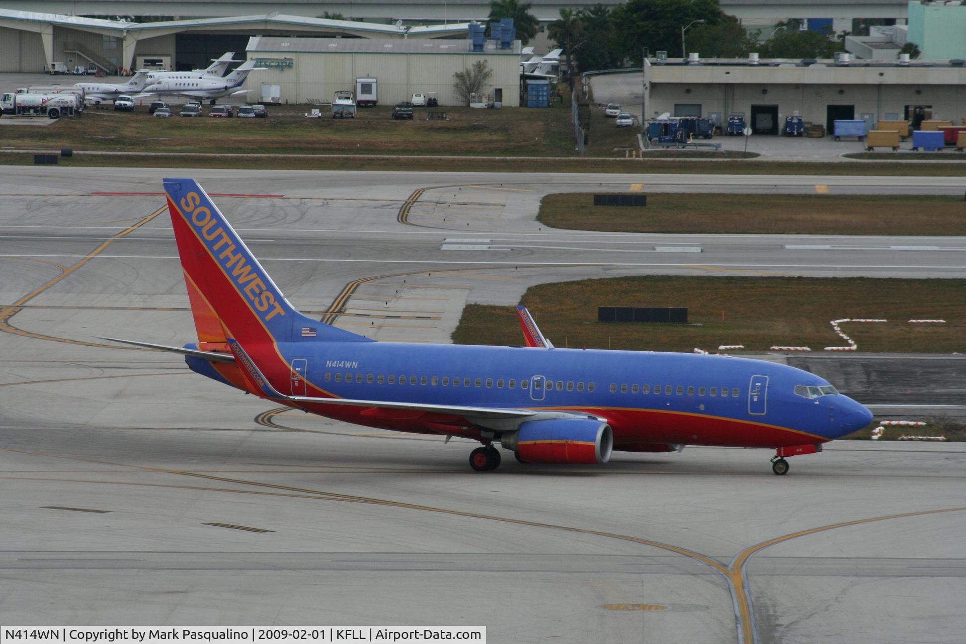 N414WN, 2001 Boeing 737-7H4 C/N 29820, Boeing 737-700