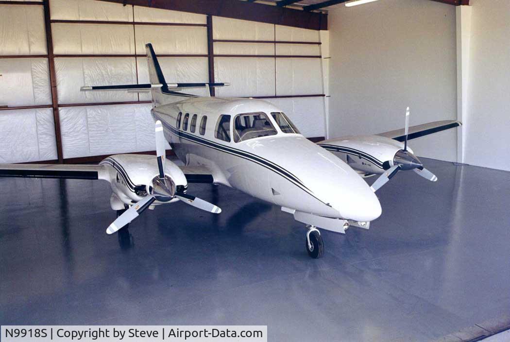 N9918S, Rockwell International 700 C/N 70018, Another pic in hangar