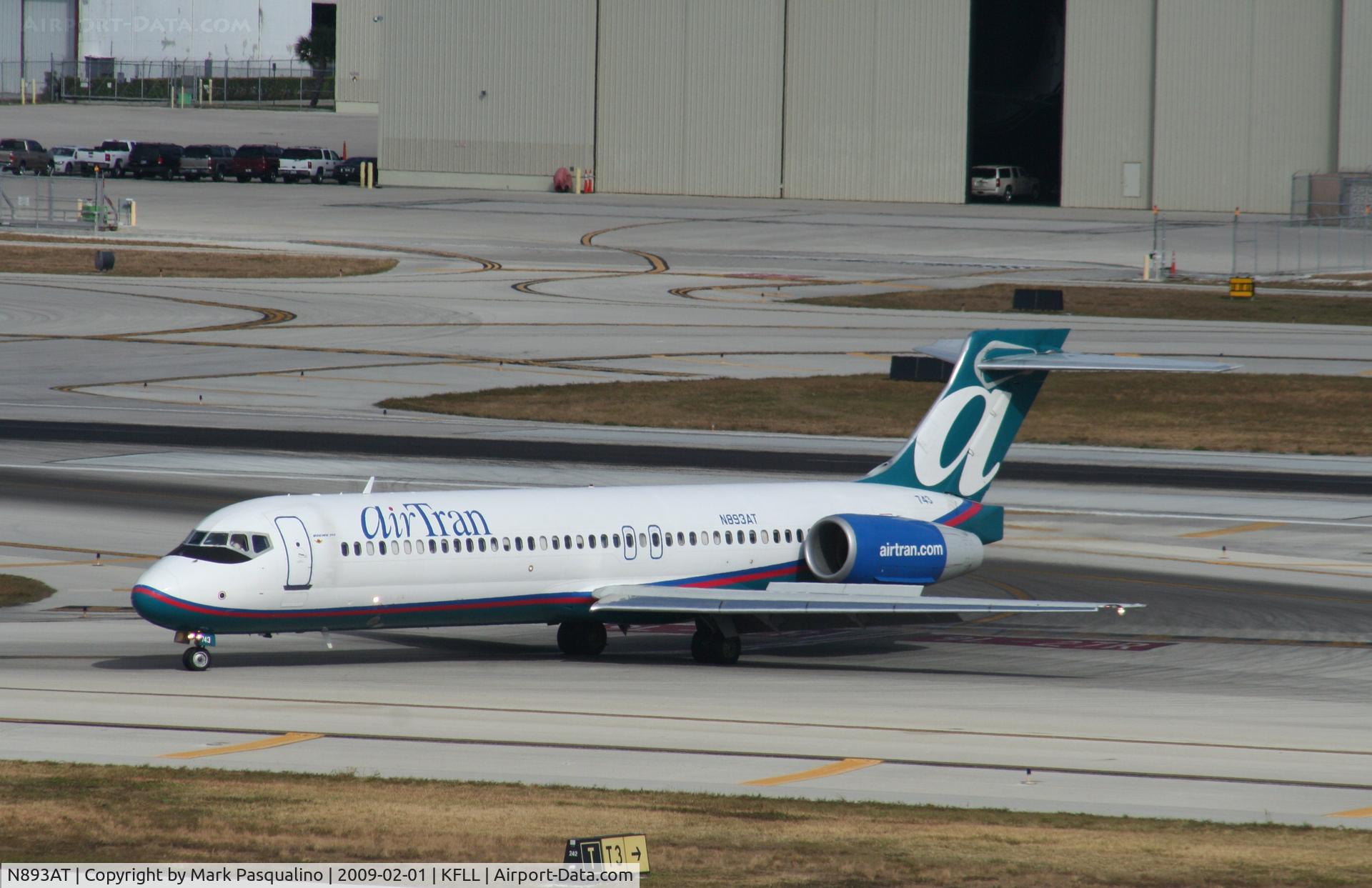 N893AT, 2004 Boeing 717-200 C/N 55045, Boeing 717-200