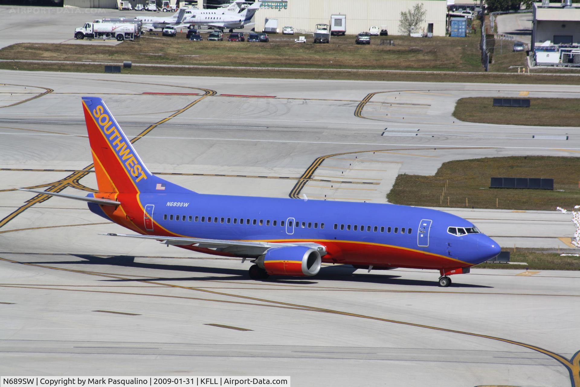 N689SW, 1985 Boeing 737-3Q8 C/N 23387, Boeing 737-300