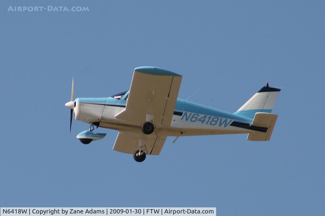 N6418W, 1964 Piper PA-28-140 C/N 28-20488, At Meacham Field