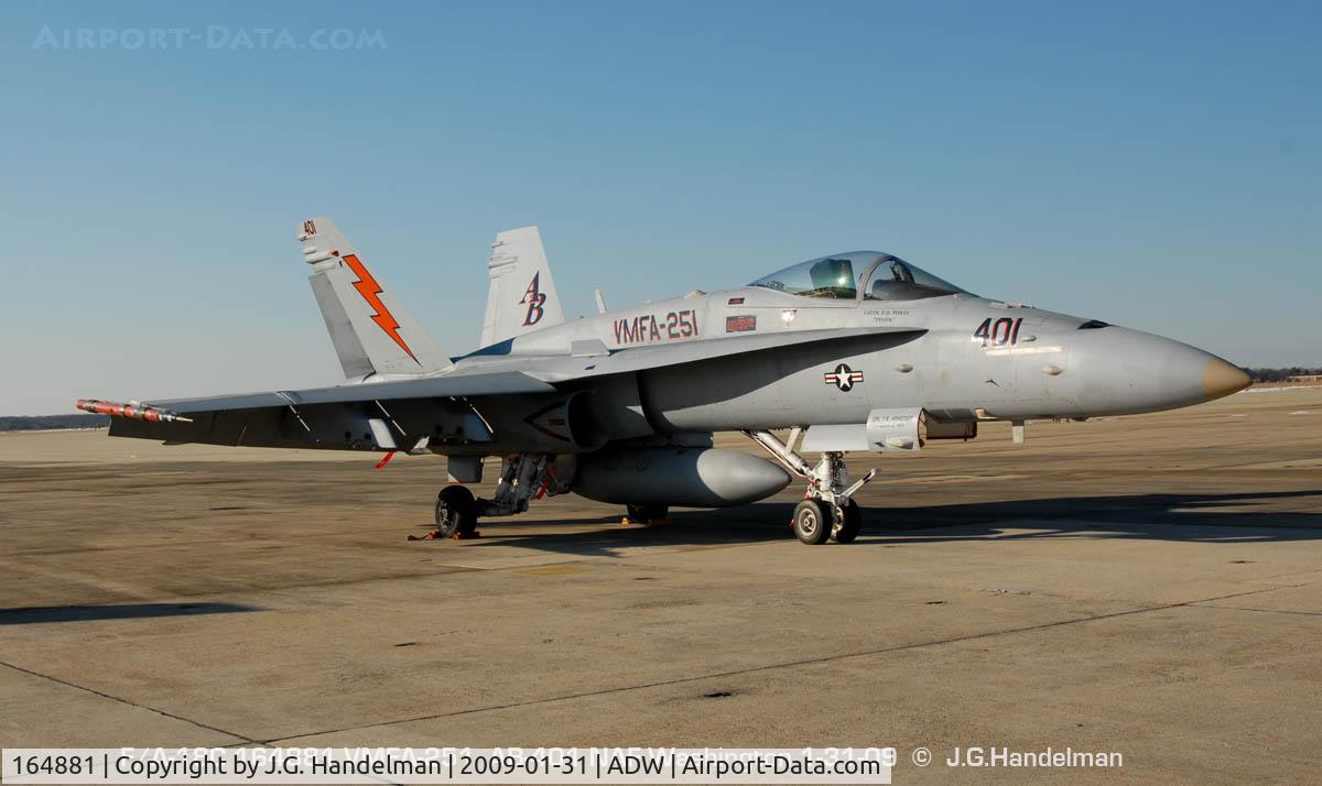 164881, McDonnell Douglas F/A-18C Hornet C/N 1213/C346, 3/4 right nose view of Squadron C.O. aircraft