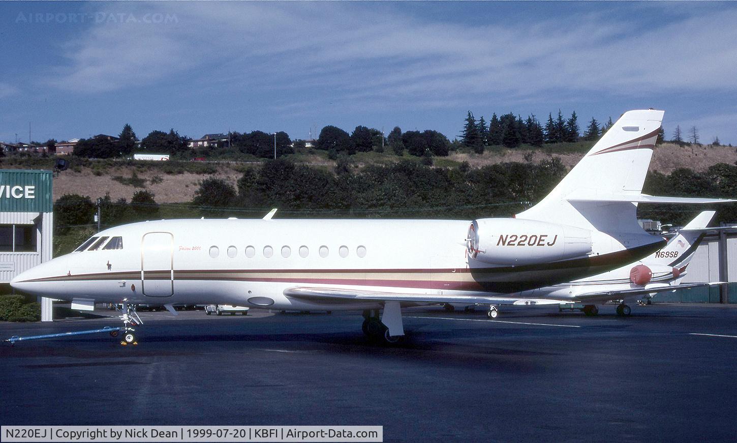 N220EJ, Dassault Falcon 2000 C/N 069, KBFI