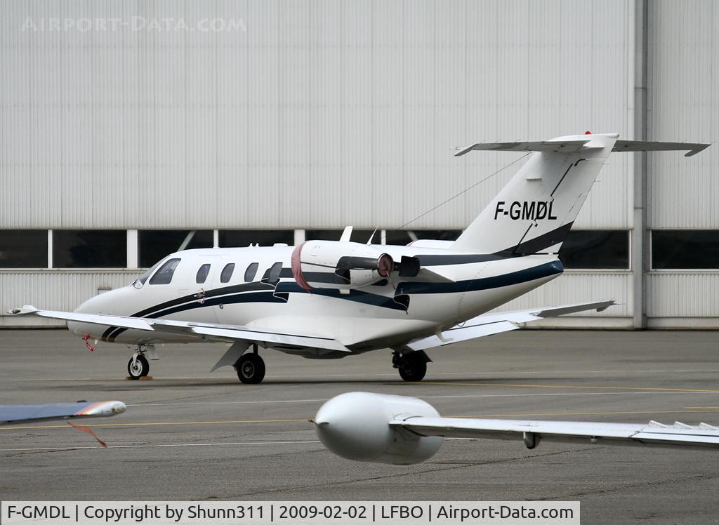 F-GMDL, 2000 Cessna 525 CitationJet CJ1 C/N 525-0400, Parked at the General Aviation area...