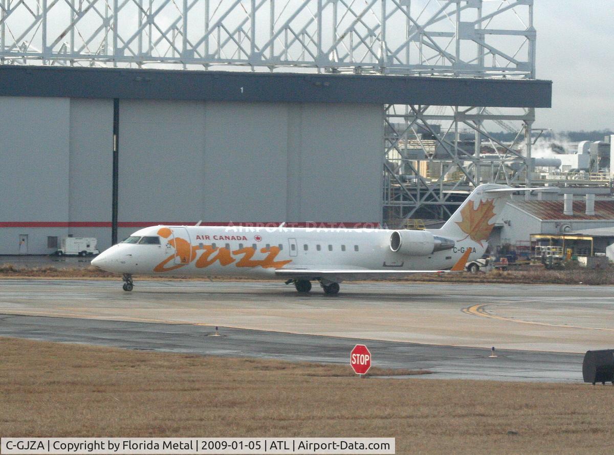 C-GJZA, 2001 Canadair CRJ-200ER (CL-600-2B19) C/N 7500, Air Canada CRJ-100