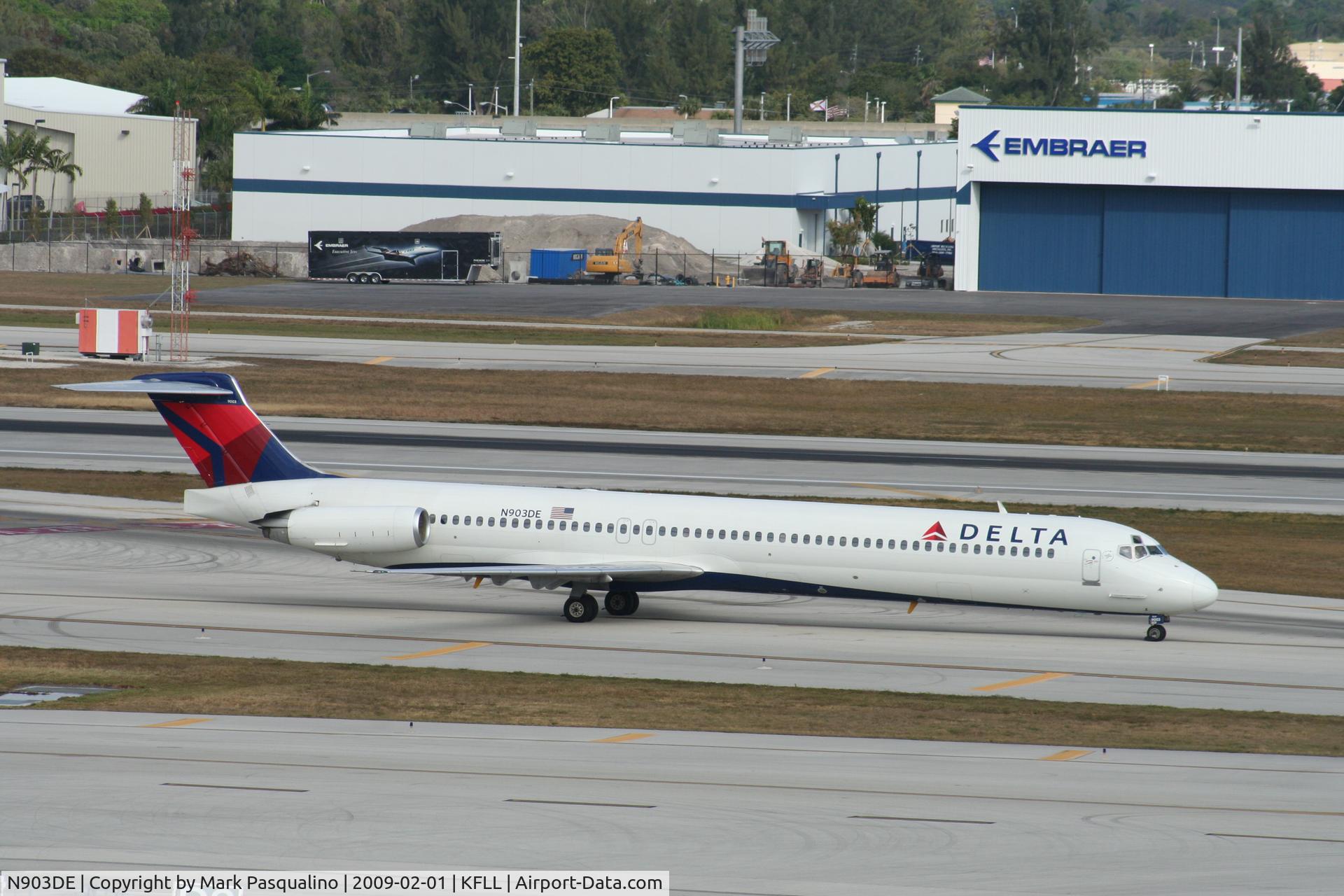 N903DE, 1992 McDonnell Douglas MD-88 C/N 53380, MD-88