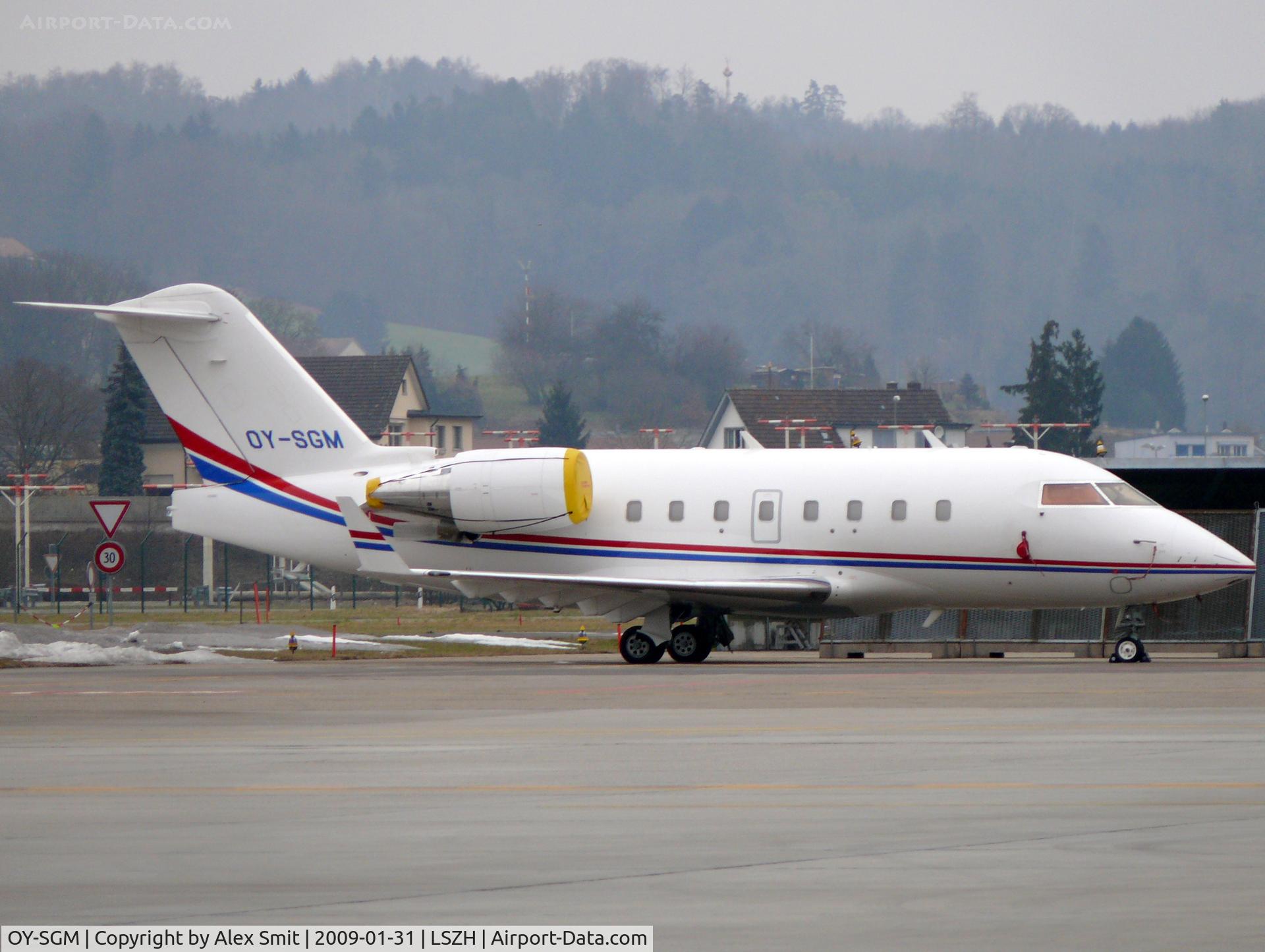 OY-SGM, 2005 Bombardier Challenger 604 (CL-600-2B16) C/N 5596, Canadair Challenger 604 OY-SGM Execujet Scandinavia