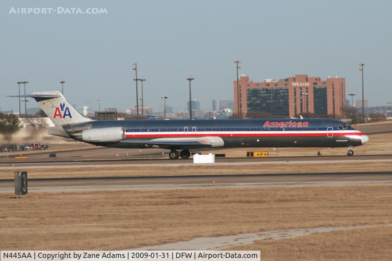 N445AA, 1987 McDonnell Douglas MD-82 (DC-9-82) C/N 49471, American Airlines MD-80 at DFW