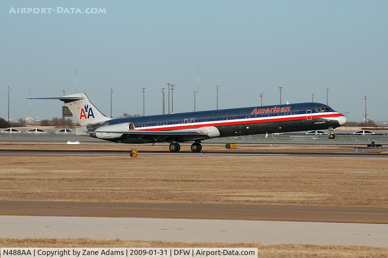 N488AA, 1988 McDonnell Douglas MD-82 (DC-9-82) C/N 49681, American Airlines MD-80 at DFW
