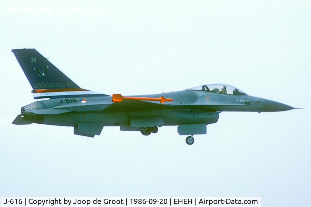 J-616, General Dynamics F-16A Fighting Falcon C/N 6D-48, A visit to Volkel resulted in quite a few brand new F-16's and some good old Starfighters.
