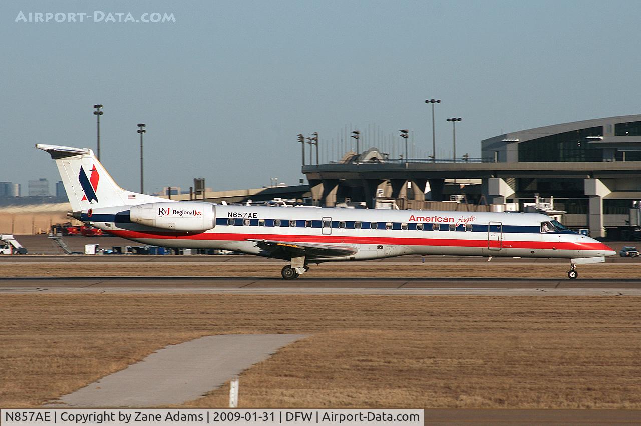 N857AE, 2003 Embraer ERJ-140LR (EMB-135KL) C/N 145752, American Eagle landing at DFW