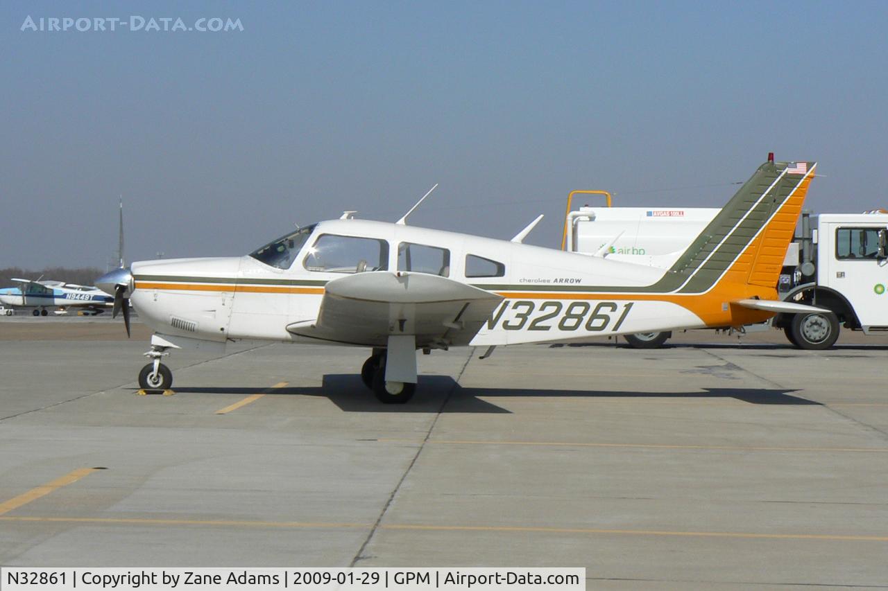 N32861, 1974 Piper PA-28R-200 C/N 28R-7535096, At Grand Prairie Municipal
