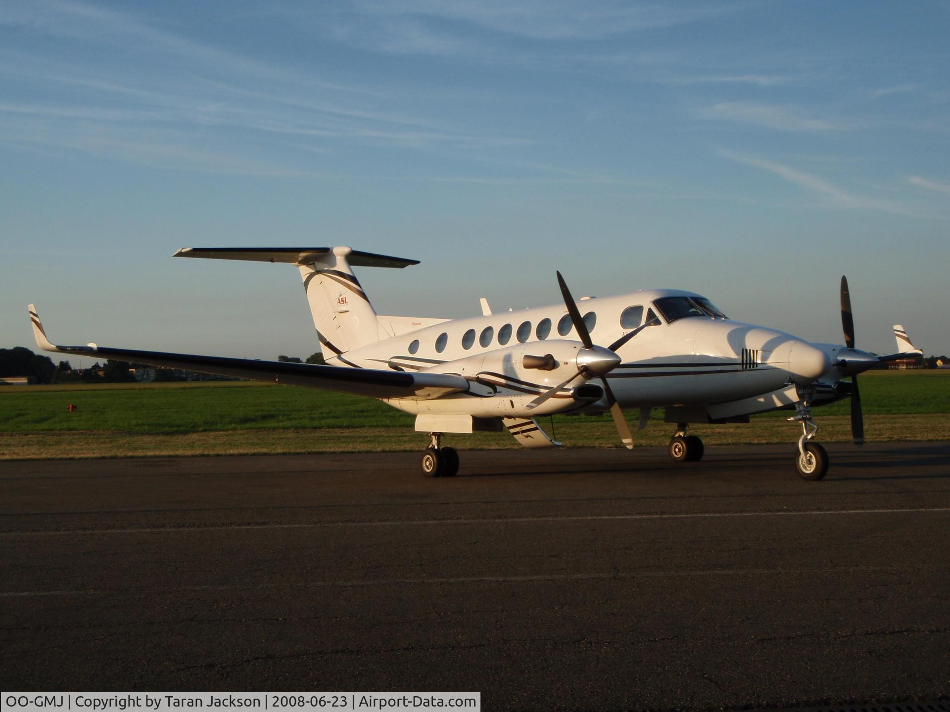 OO-GMJ, 2005 Beech 300 (Super King Air 350) C/N FL-460, Beech King Air 350B  Operated by ASL