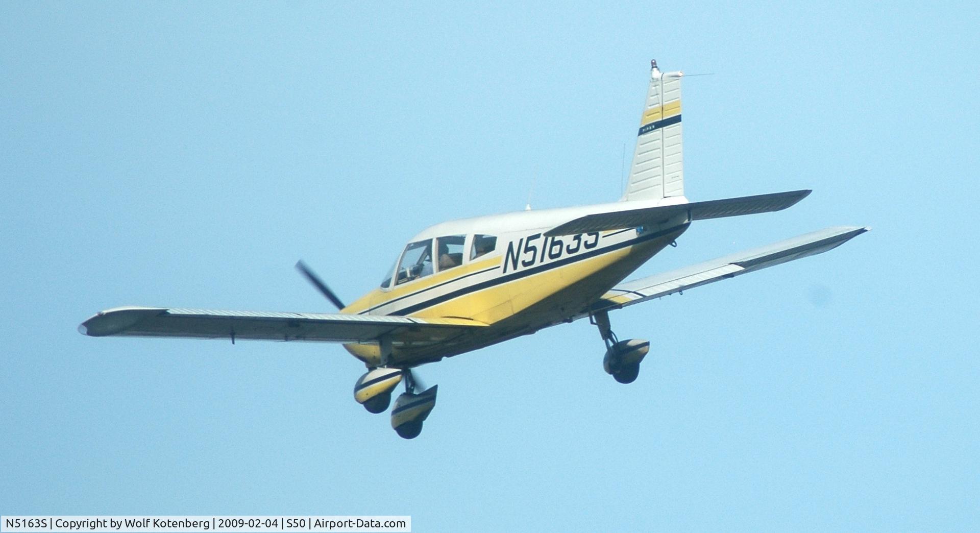 N5163S, 1970 Piper PA-28-180 C/N 28-7105017, on final