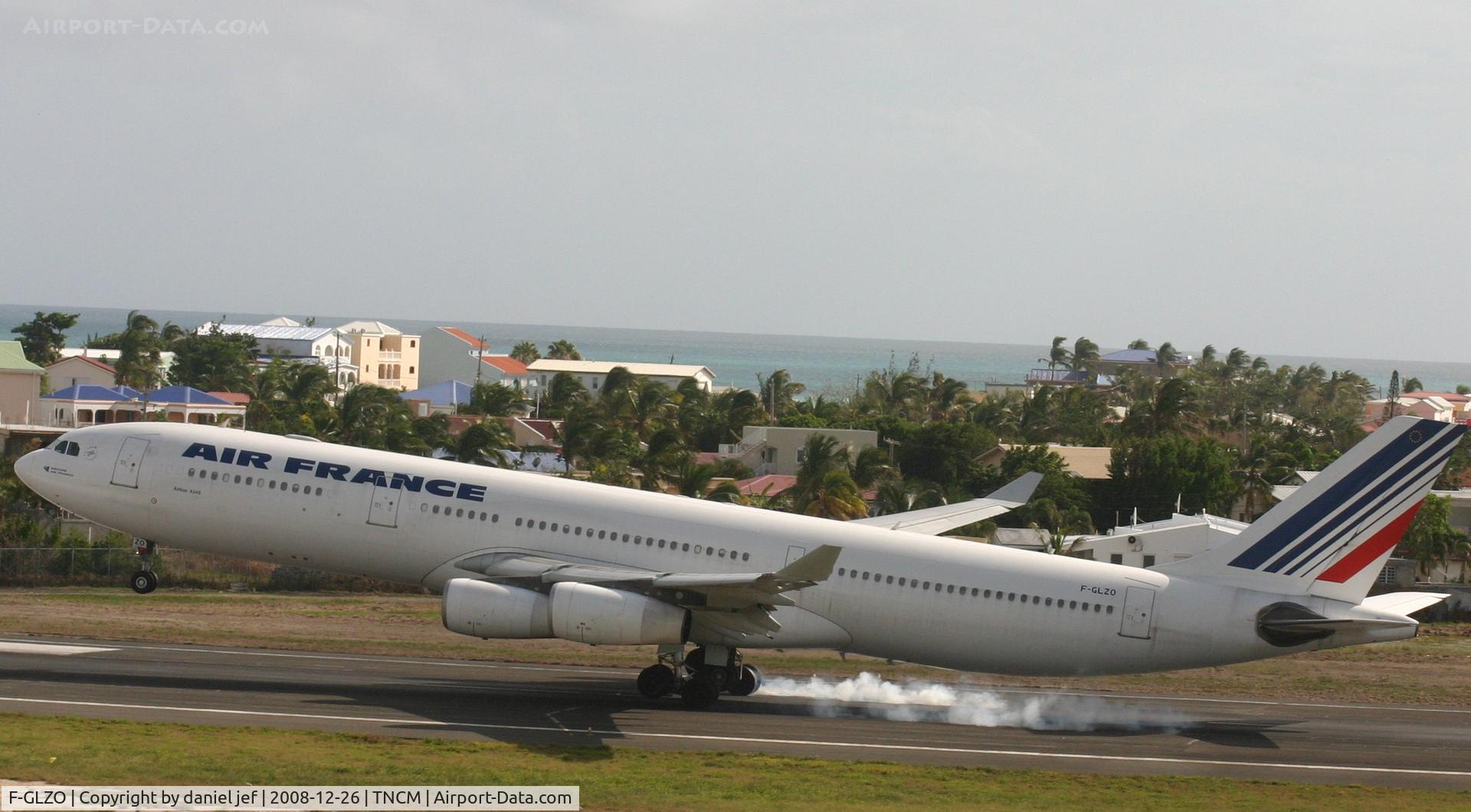 F-GLZO, 1998 Airbus A340-313X C/N 246, touch down runway 10