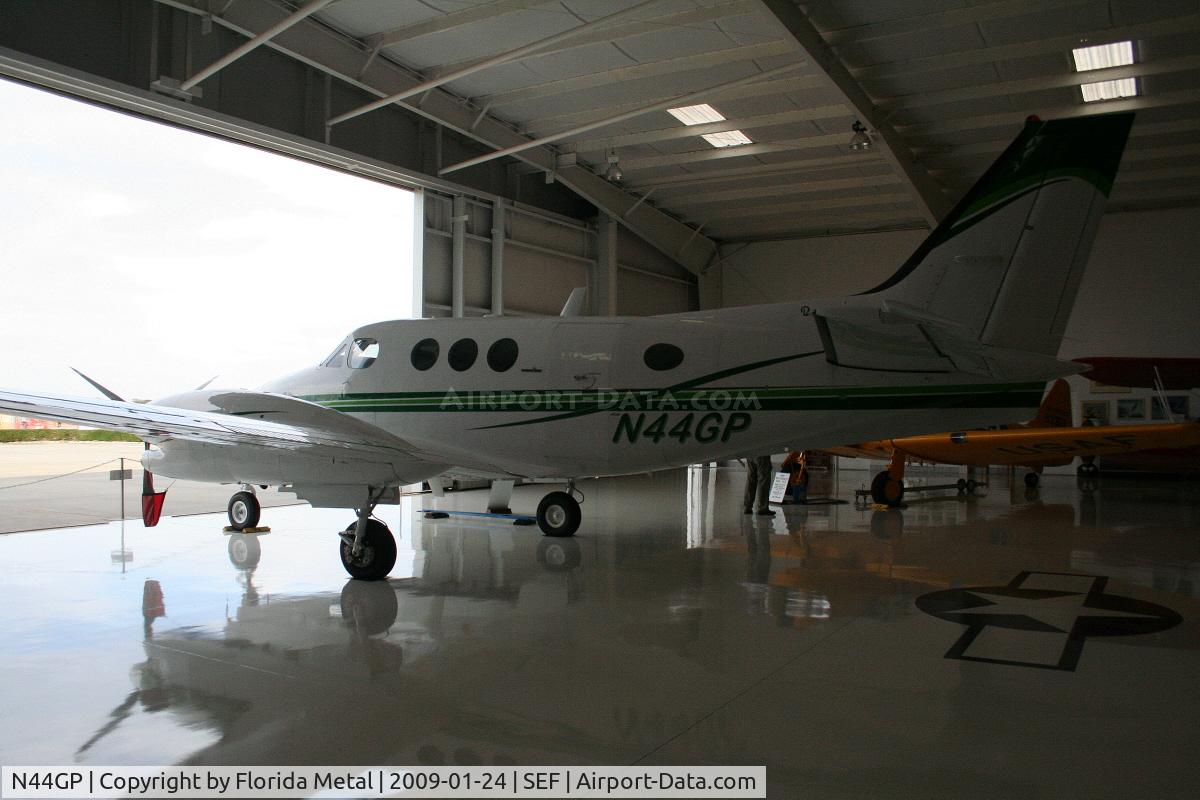 N44GP, 1989 Beech C90A King Air C/N LJ-1208, Beech C90A King Air