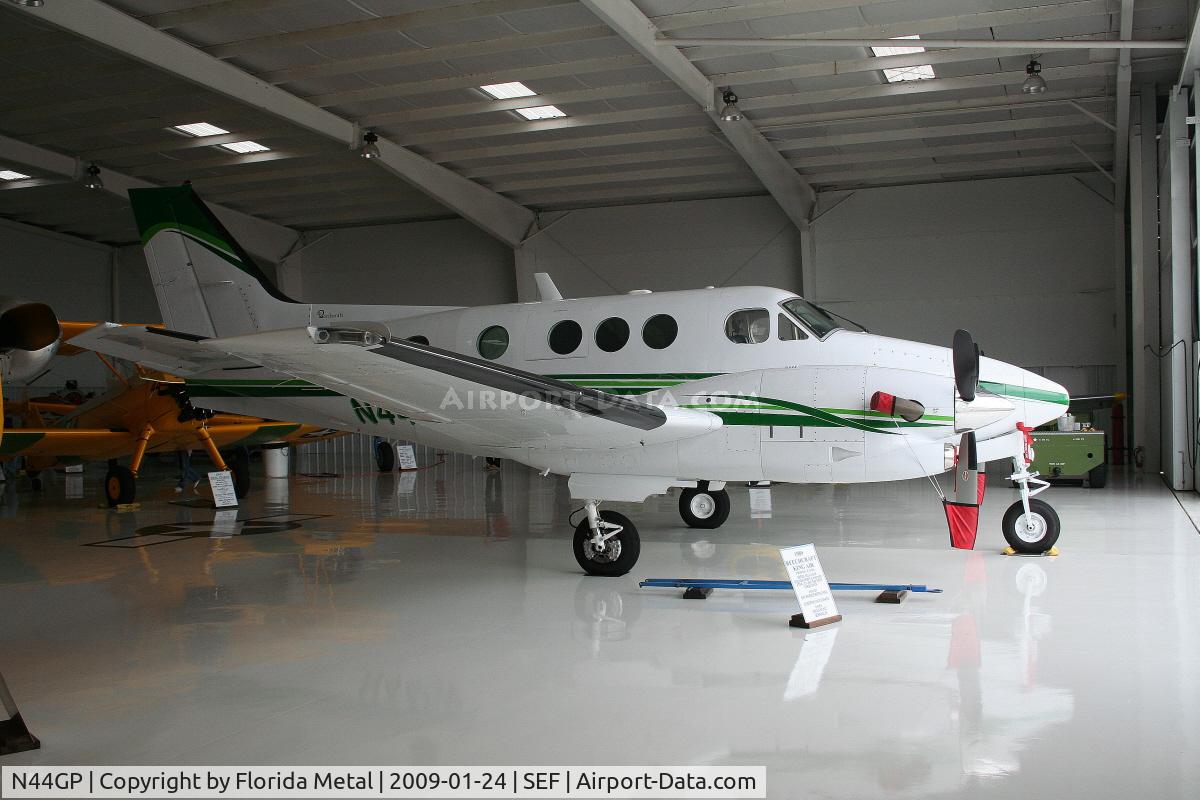 N44GP, 1989 Beech C90A King Air C/N LJ-1208, Beech C90A King Air
