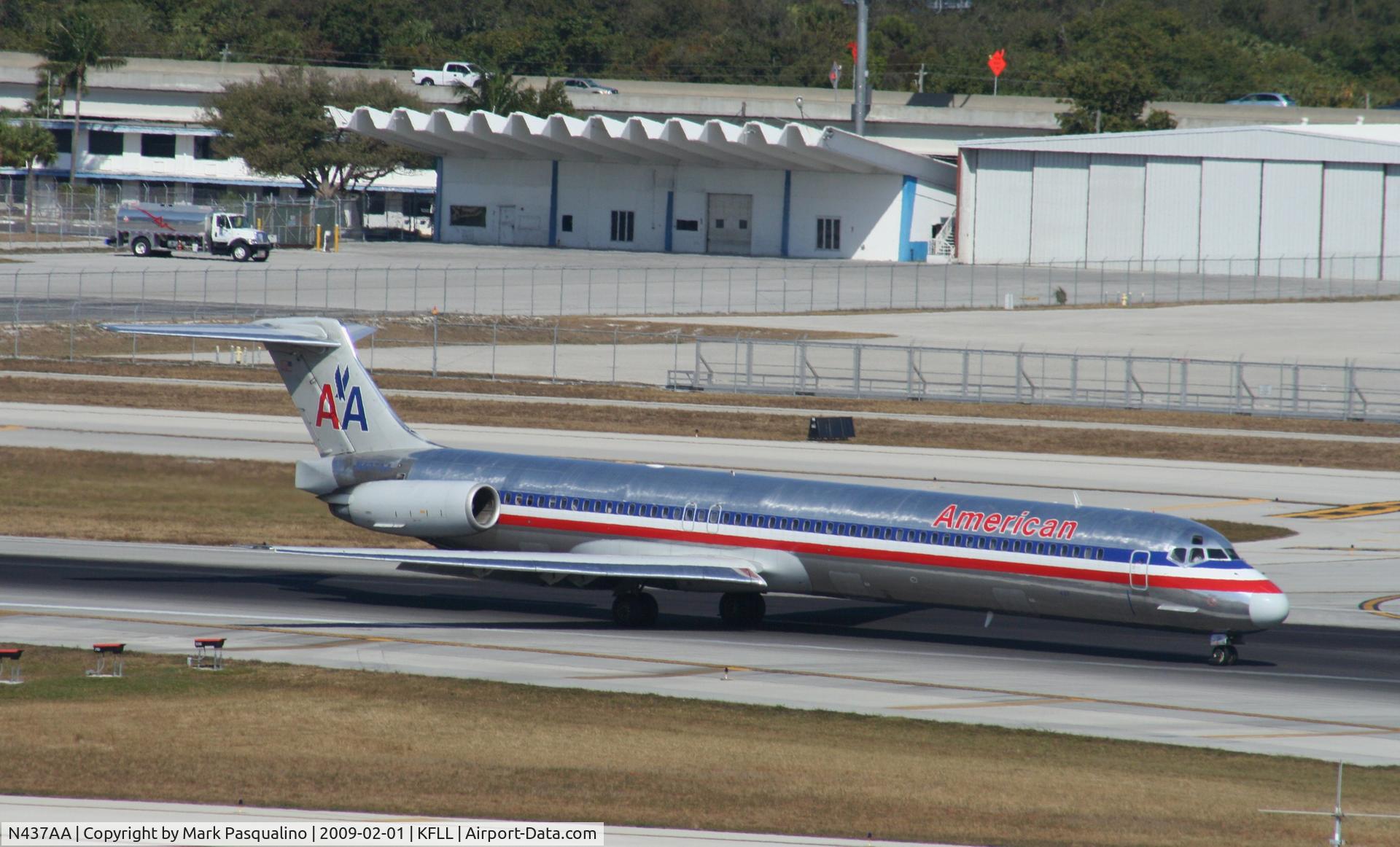 N437AA, 1987 McDonnell Douglas MD-83 (DC-9-83) C/N 49455, MD-83