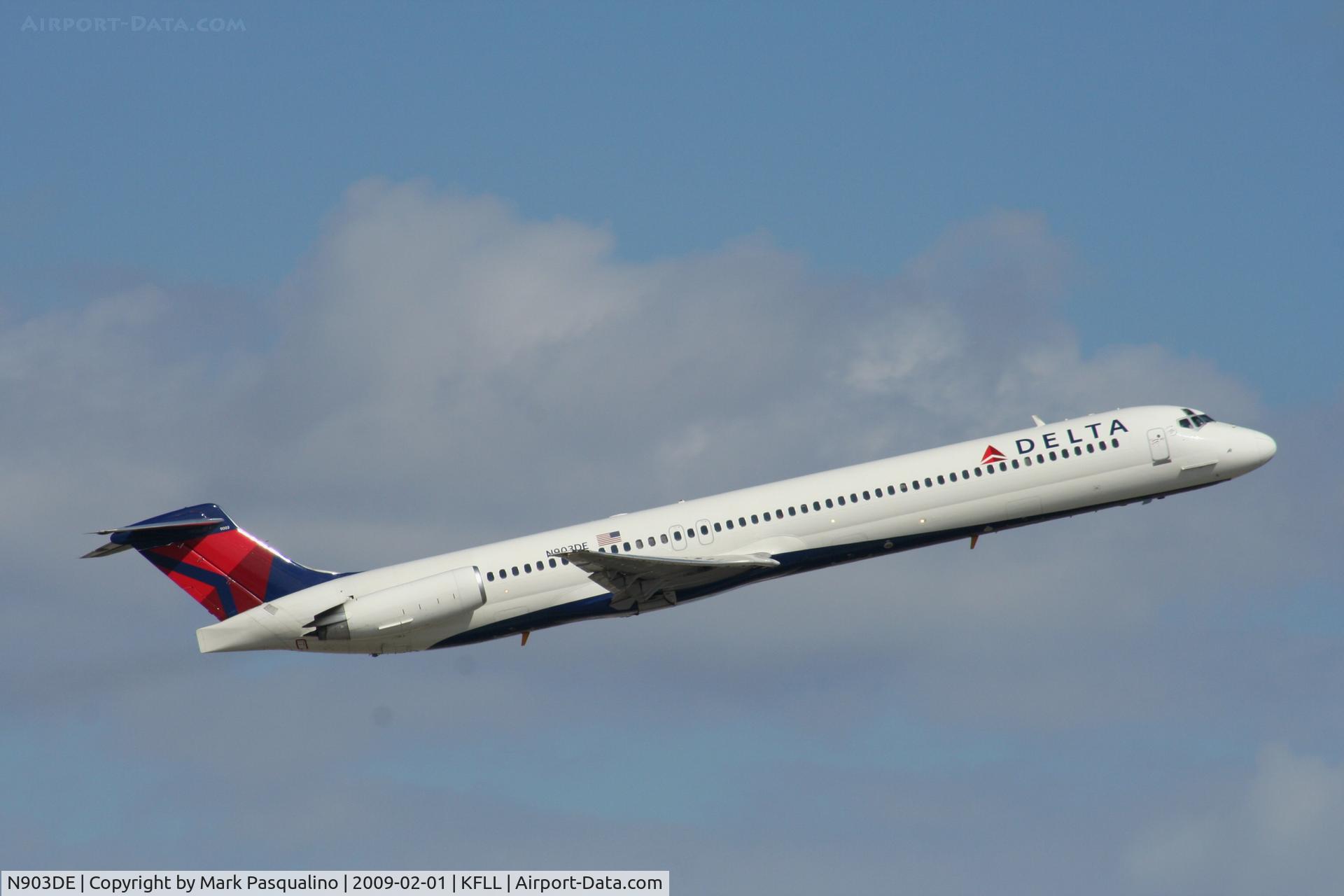 N903DE, 1992 McDonnell Douglas MD-88 C/N 53380, MD-88