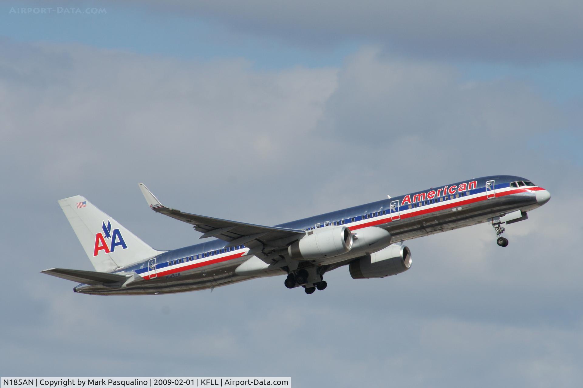N185AN, 2001 Boeing 757-223 C/N 32379, Boeing 757-200