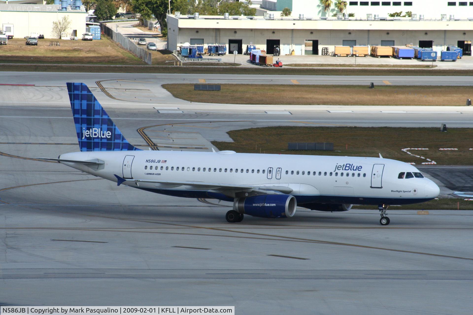 N586JB, 2004 Airbus A320-232 C/N 2160, Airbus A320