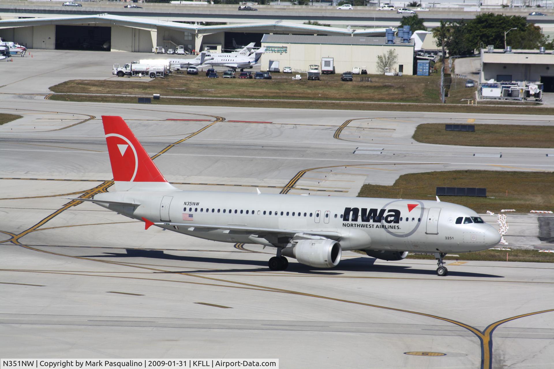 N351NW, 1997 Airbus A320-212 C/N 766, Airbus A320