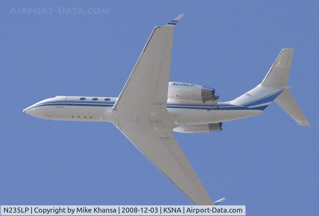 N235LP, 1997 Gulfstream Aerospace G-IV C/N 1336, Gulfstream G-IV climbing into the blue sky.