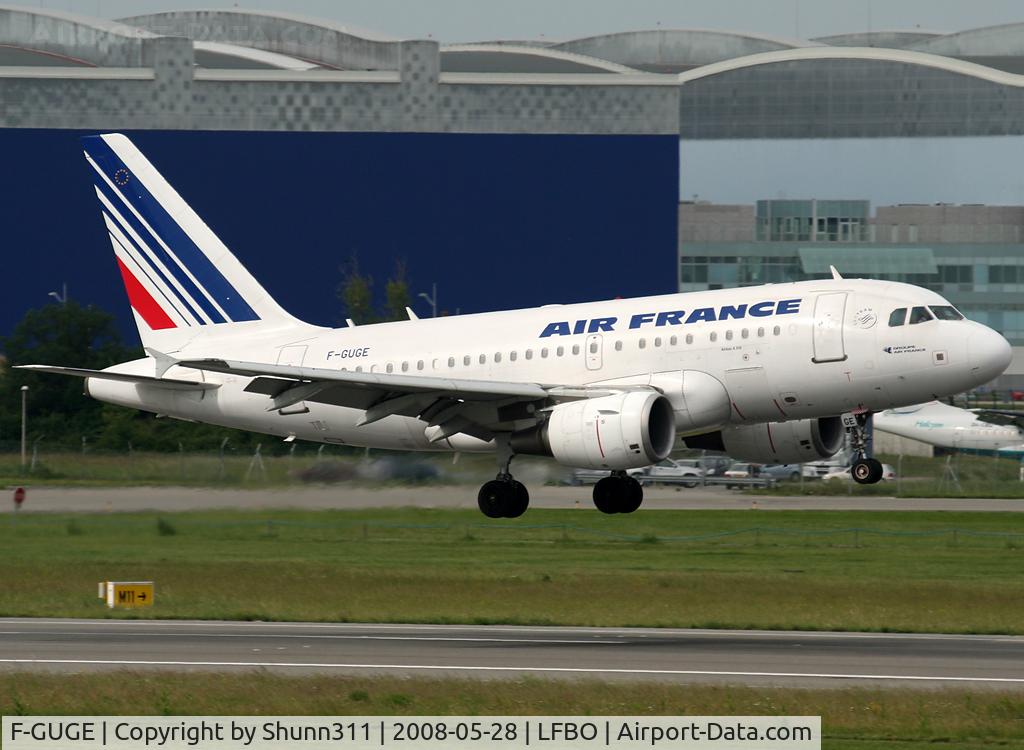 F-GUGE, 2003 Airbus A318-111 C/N 2100, Landing rwy 14R
