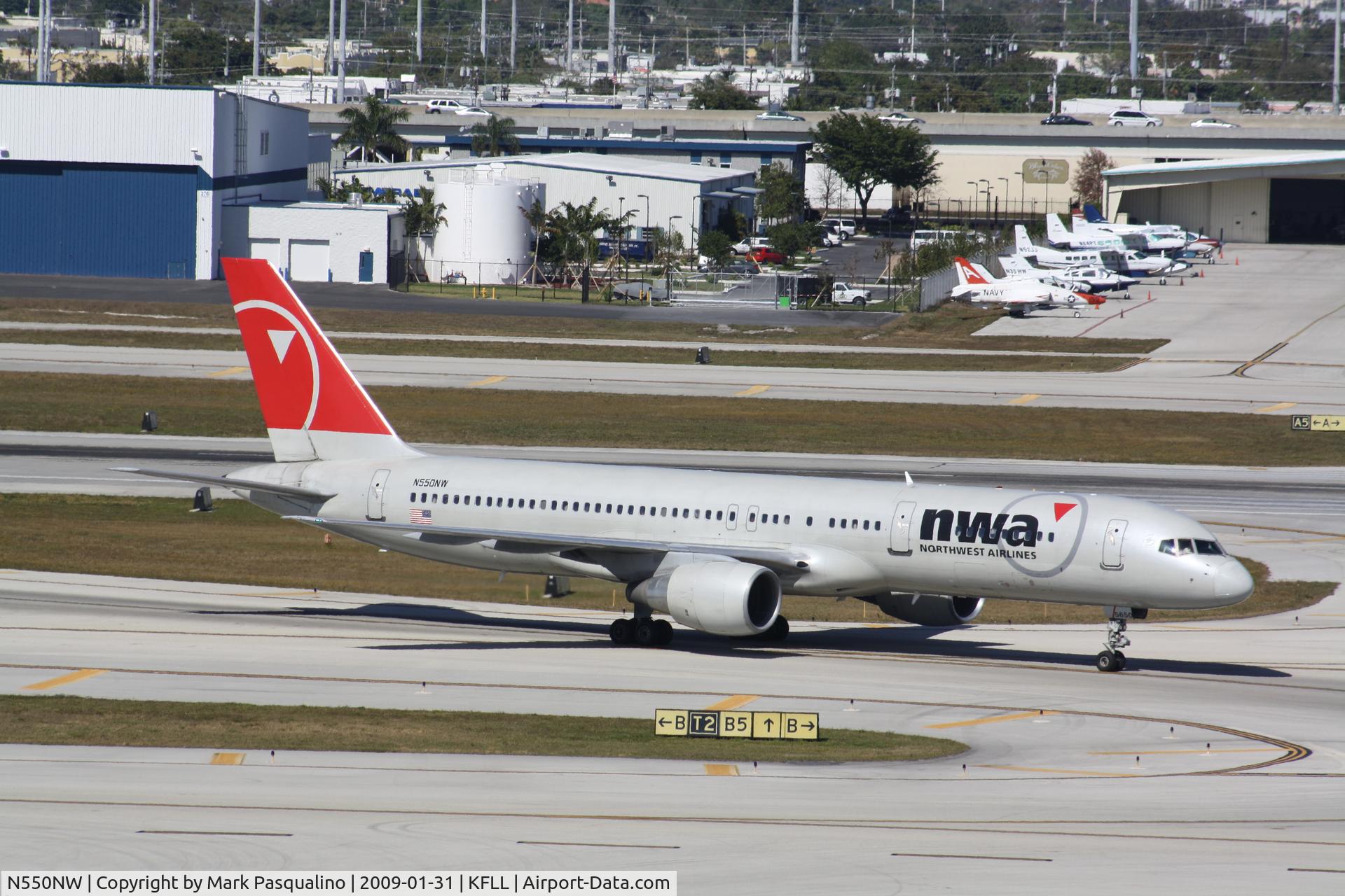 N550NW, 2001 Boeing 757-251 C/N 26497, Boeing 757-200