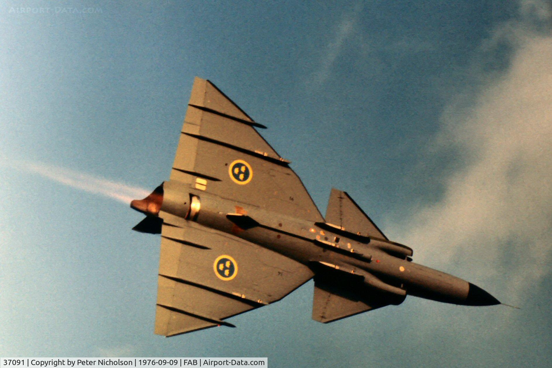 37091, Saab AJ37 Viggen C/N 37091, Swedish AF Viggen 37091 coded 14 of F6 Wing flown at the 1976 Farnborough Airshow.