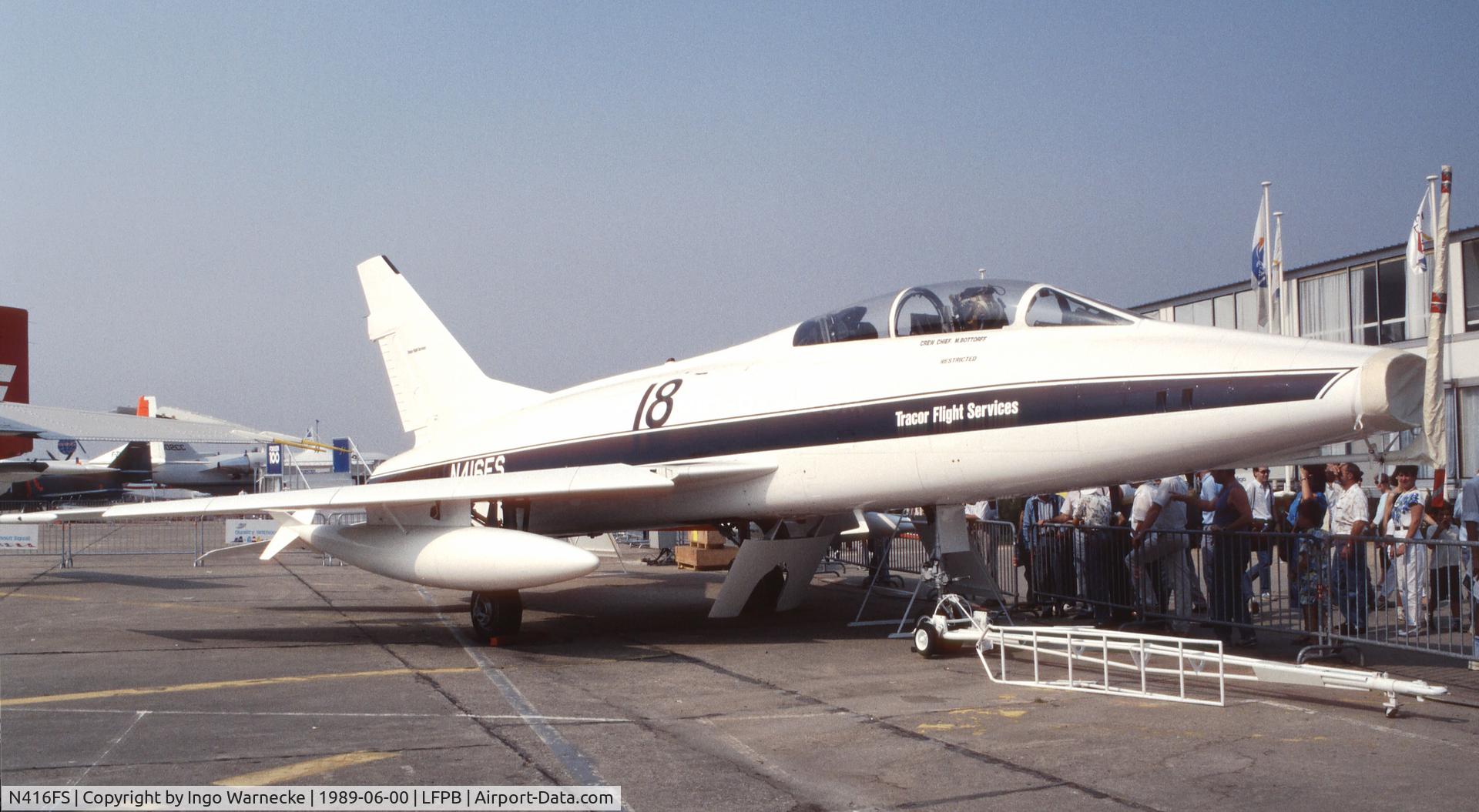 N416FS, 1955 North American F-100F Super Sabre C/N 56-3916, North American F-100F Super Sabre of Tracor Flight Services at the Aerosalon 1989, Paris