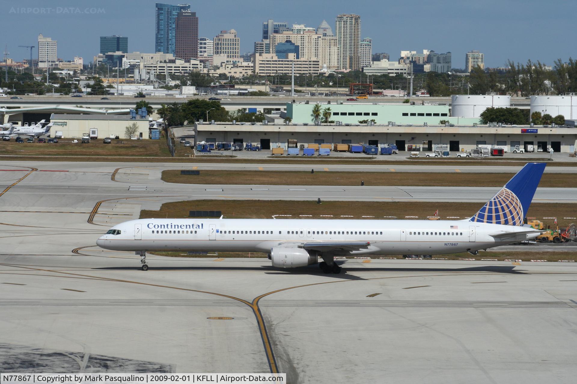 N77867, 2002 Boeing 757-33N C/N 32592, Boeing 757-300