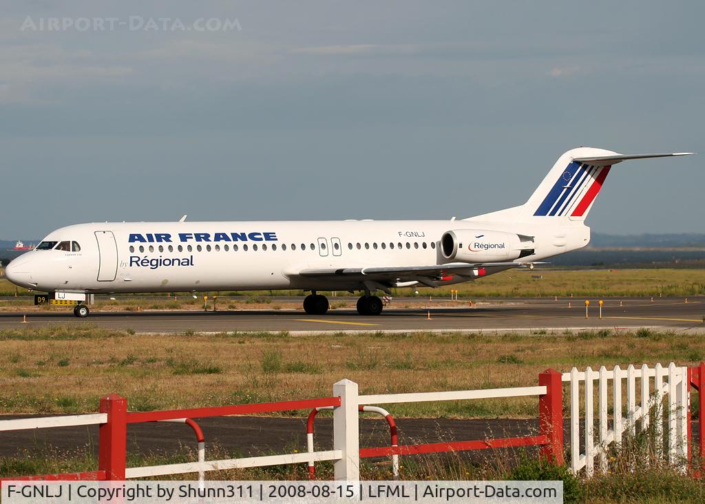 F-GNLJ, 1991 Fokker 100 (F-28-0100) C/N 11344, Lining up rwy 32R for departure